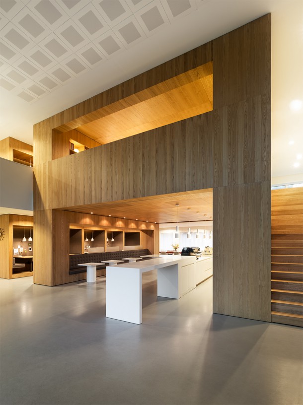 bar and oak deepening
