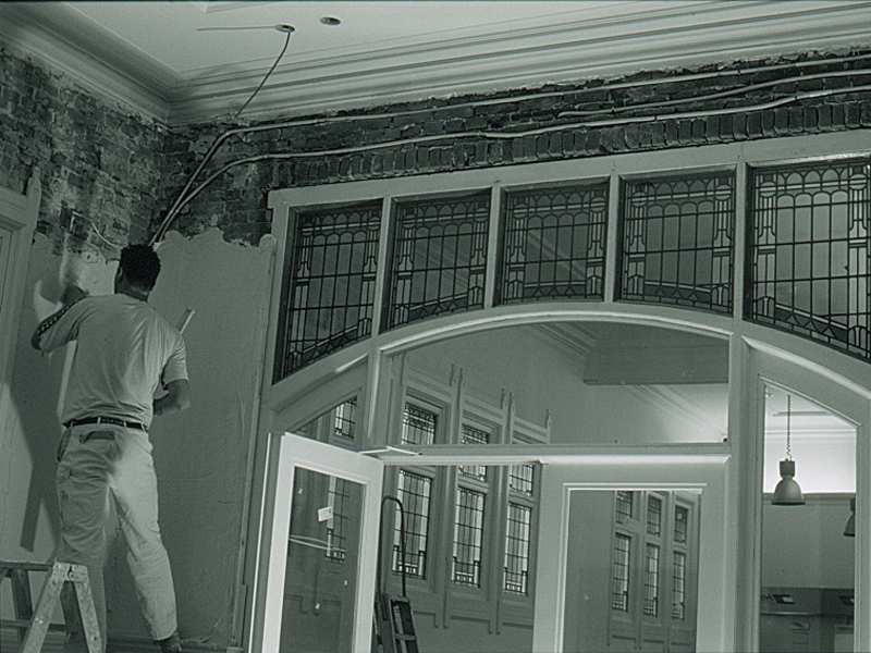 Restorating Tommy Hilfiger shop