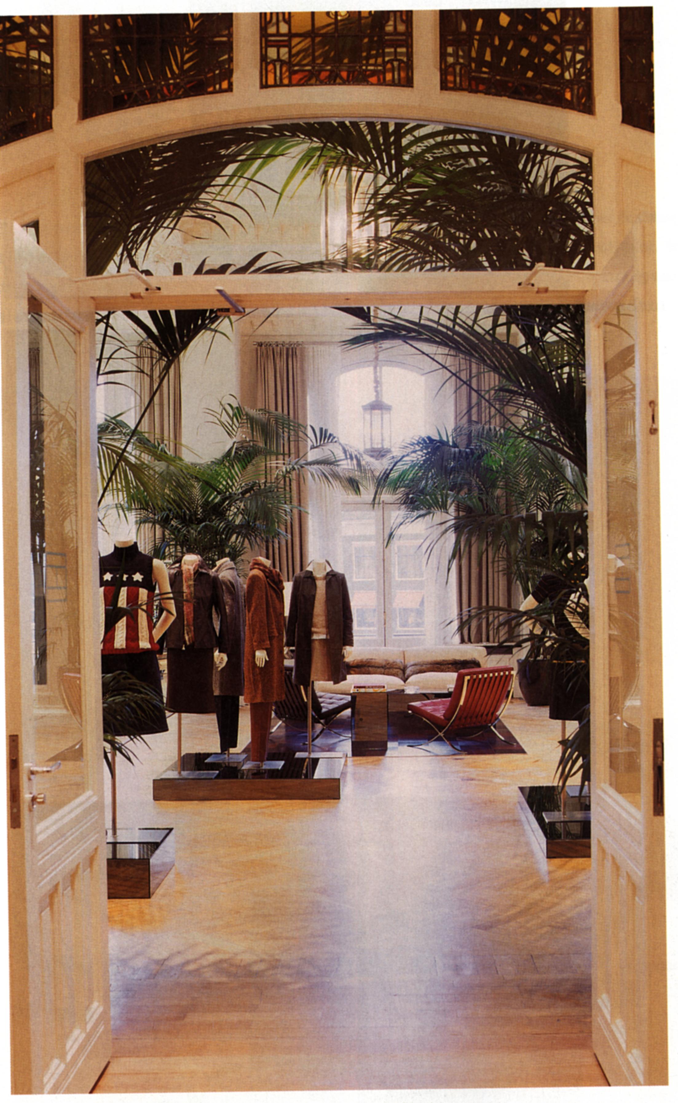 glimpse into the Tommy Hilfiger shop